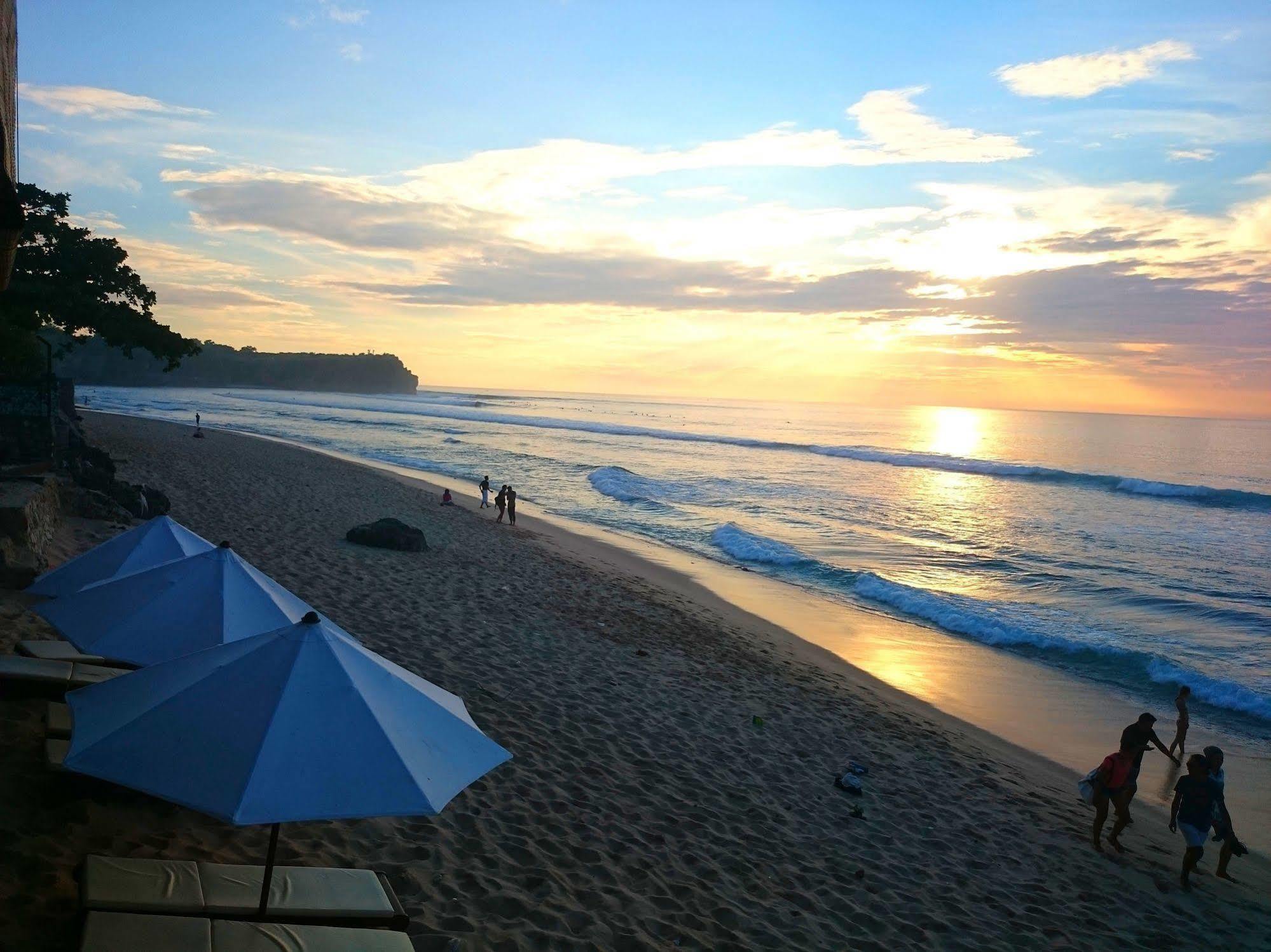 Balangan Paradise Hostel&Restaurant Jimbaran  Bagian luar foto